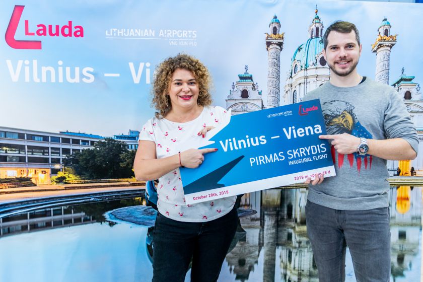 ORO BENDROVĖ „LAUDAMOTION“  PRADĖJO SKRYDŽIUS IŠ VILNIAUS Į VIENĄ