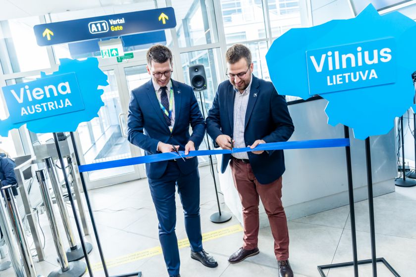 ORO BENDROVĖ „LAUDAMOTION“  PRADĖJO SKRYDŽIUS IŠ VILNIAUS Į VIENĄ