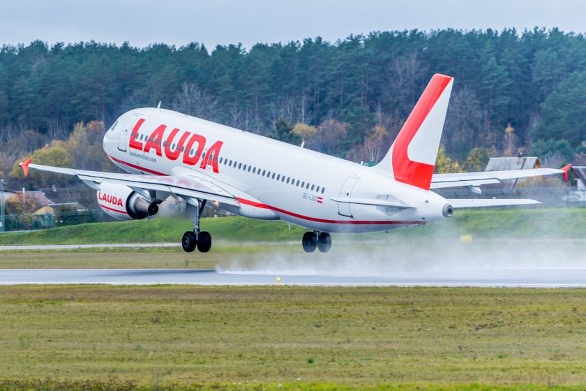 ORO BENDROVĖ „LAUDAMOTION“  PRADĖJO SKRYDŽIUS IŠ VILNIAUS Į VIENĄ