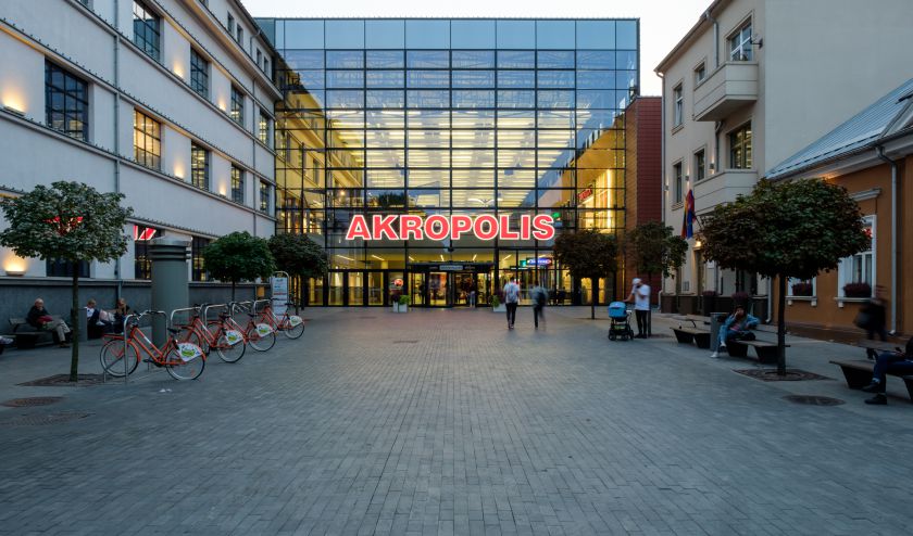 Kauno „Akropolyje“ šeštadienį pradėjo veikti visos parduotuvės: pirkėjai elgėsi sąmoningai ir atsakingai