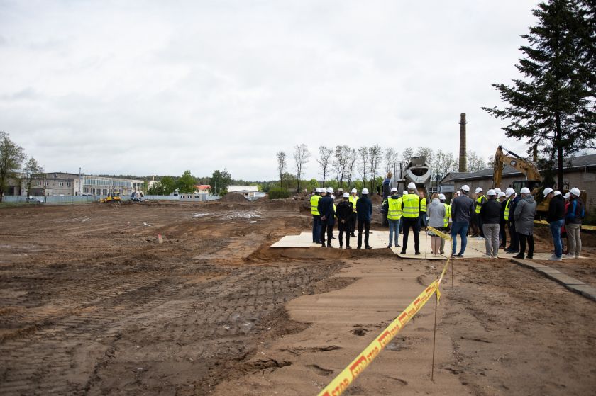 Jonavą pasiekė milijoninės investicijos – statoma pirmoji Baltijos šalyse aliuminio profilių gamykla