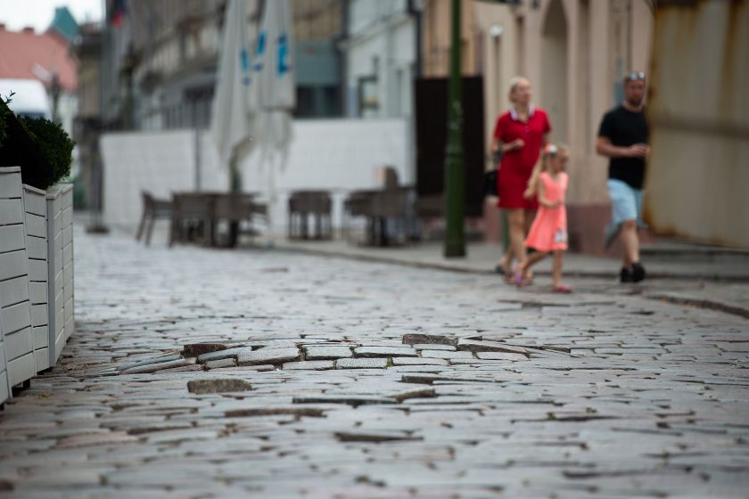 Darbų pradžią pasitinkanti Vilniaus gatvė ruošiasi laikinai užsiverti: po atnaujinimo bus patogu visiems