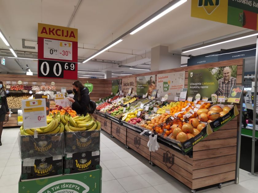 Prieš šventes atnaujintoje „Iki“ Prienuose pirkėjų laukia gausus asortimentas