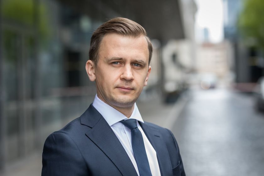 Pagalba Ukrainai masina ir sukčius: į ką atkreipti dėmesį, pervedant paramą?