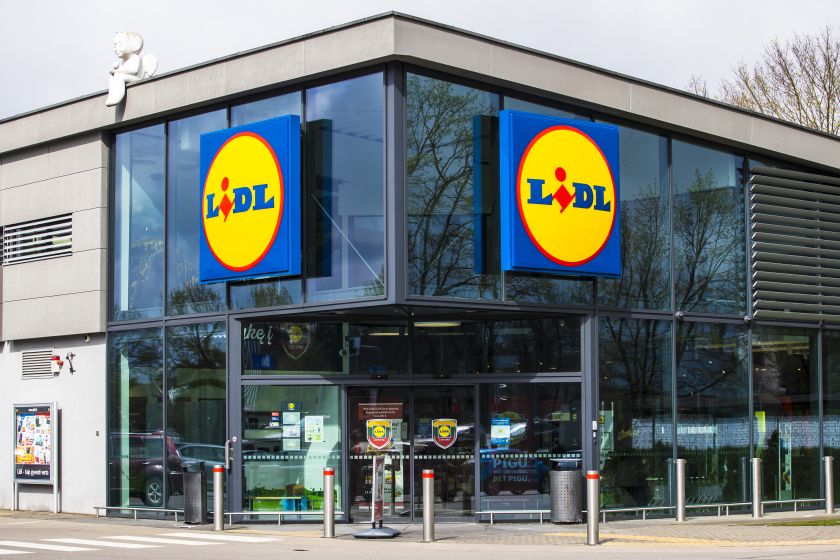 „Lidl“ darbuotojai dirbs ir poilsiaus pajūryje: apgyvendins viešbutyje, mokės papildomus dienpinigius