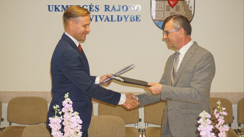 Ukmergės savivaldybės įstaigoms bus tiekiama žalioji energija iš saulės elektrinių parko