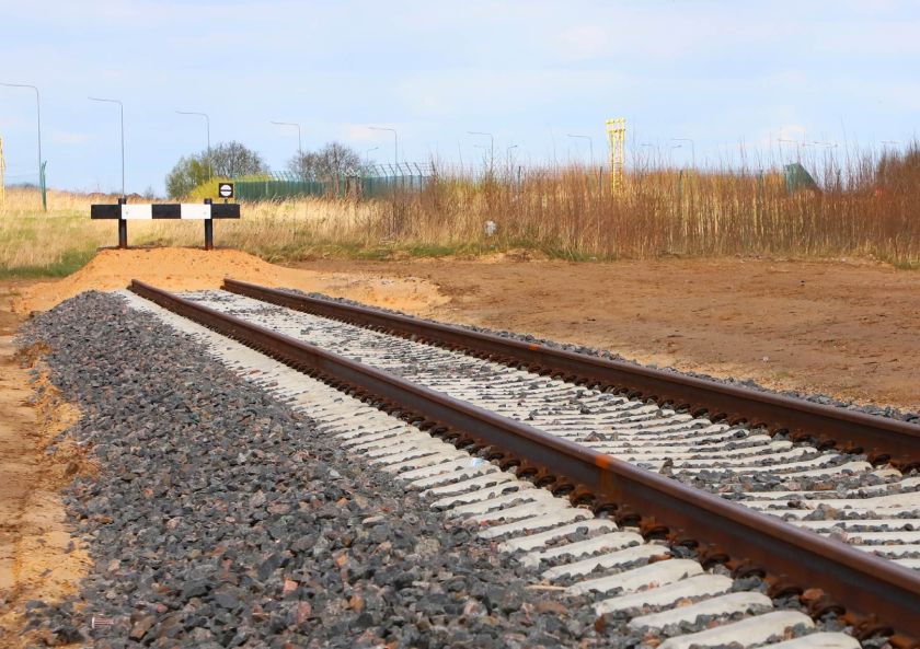 Verslas prašo greičiau baigti geležinkelio vėžės tiesimą Šiauliuose