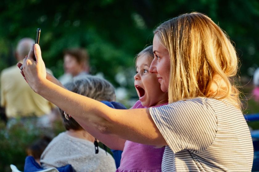 Vaikų nuotraukų kėlimas į internetą: pavojingiau, nei manote