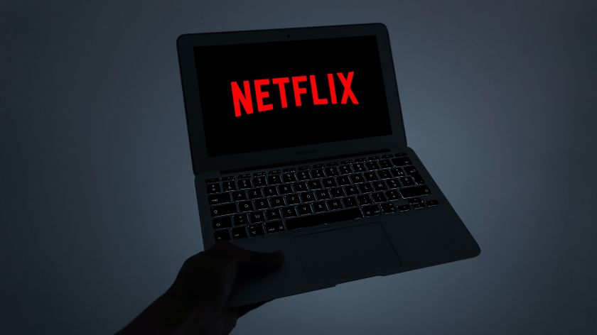 Nepopuliarios priemonės pasiteisino: „Netflix“ prenumeratorių skaičius muša rekordus, o žmonės dėl jos aukoja net restoranus