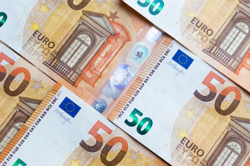 Renkamės investuoti: kas svarbiau – sumos dydis ar laikas?
