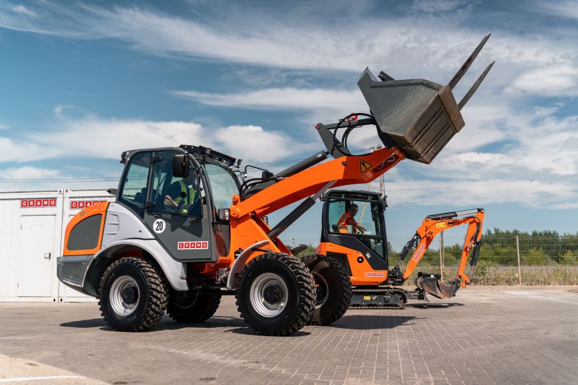 CRAMO įtaka statybinės technikos nuomos rinkoje: 2023 m. ataskaitoje – augę pardavimai, bendrasis pelnas ir nuomos parkas