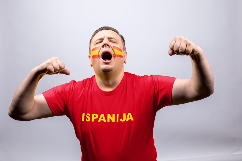 
Futbolo čempionato karštinė pasiekė aukščiausią tašką: „Volfas Engelman“ bravore prieš objektyvą stojo didžiausi sirgaliai                