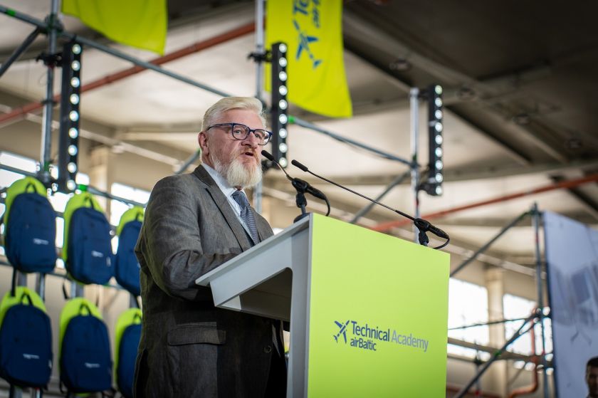 
„airBaltic“ švenčia Technikos akademijos atidarymą                