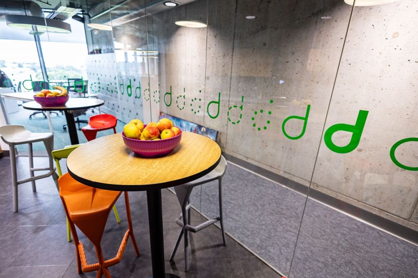 
Sujudimas biurų rinkoje: „Bitė“ Kaune persikraustė į „Žalgirio“ areną                