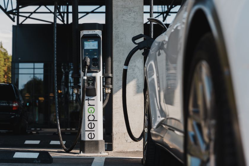 
„Eleport“ plečiasi į Kroatiją ir Slovėniją – įsigijo įkrovimo stotelių operatorę „TurboVolt“                