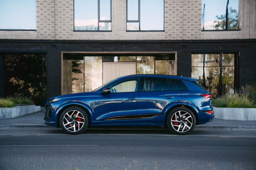 Naujasis „Audi Q6 e-tron“ – jau Lietuvoje: modelis, brėžiantis ateities e. mobilumo kryptį
