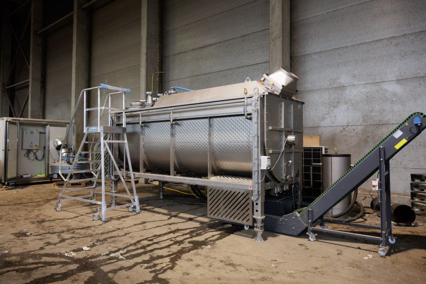 „Energesman“ pradėjo bandymus su musių lervomis – jau maitina jas vilniečių maisto atliekomis