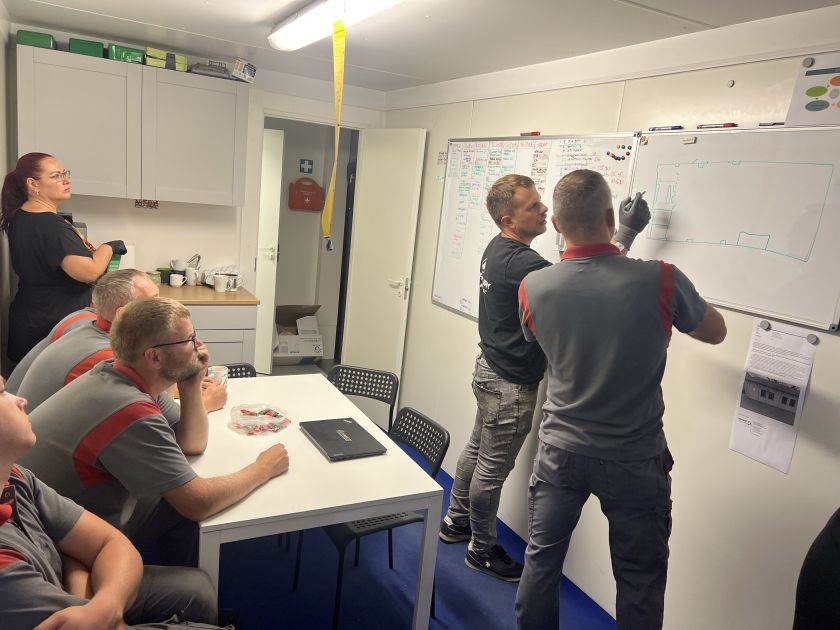 Darbuotojų mokymai: investicija, kurianti tvarią vertę besikeičiančiame pasaulyje