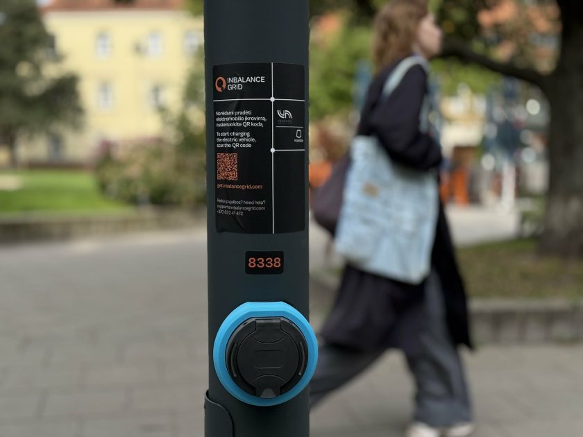 „Inbalance grid“ tapo „Vilniaus apšvietimo“ elektromobilių įkrovimo tinklo operatore: programėlėje atsiras virš 1000 naujų įkrovimo vietų