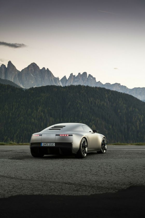 „Audi Concept C“ jau rieda gatvėmis: įspūdingas sportinis elektromobilis – pirmasis naujos „Audi“ filosofijos pavyzdys