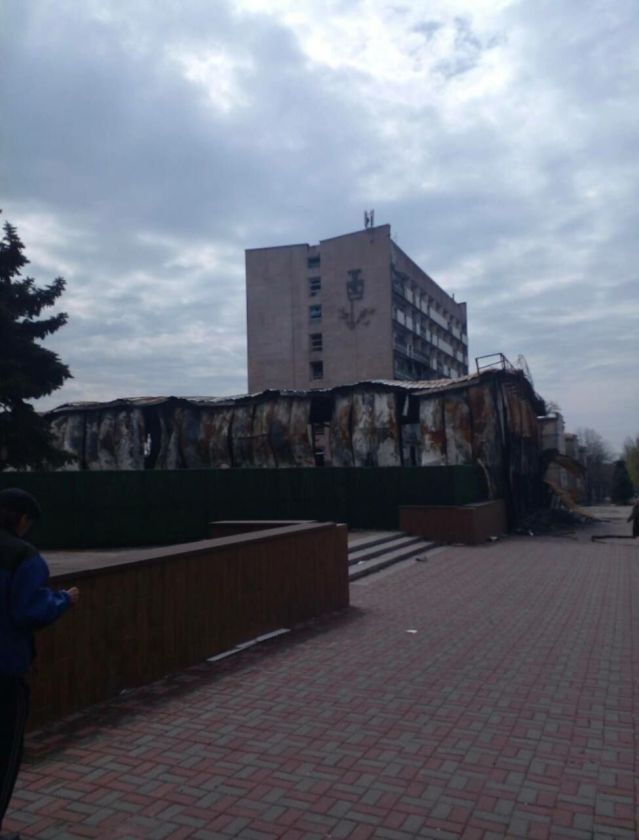 Iki šiol nepasakota istorija: kaip Lietuvoje nupirkti autobusai šimtams bombarduojamo Mariupolio žmonių suteikė šansą gyventi