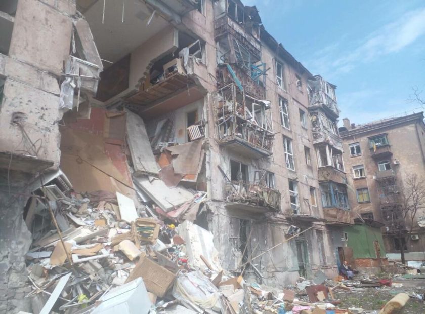 Iki šiol nepasakota istorija: kaip Lietuvoje nupirkti autobusai šimtams bombarduojamo Mariupolio žmonių suteikė šansą gyventi