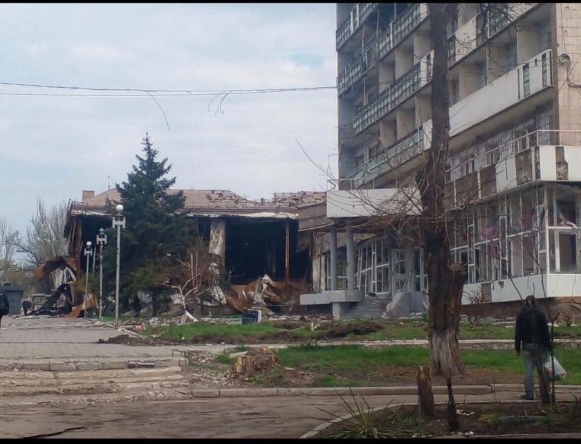 Iki šiol nepasakota istorija: kaip Lietuvoje nupirkti autobusai šimtams bombarduojamo Mariupolio žmonių suteikė šansą gyventi