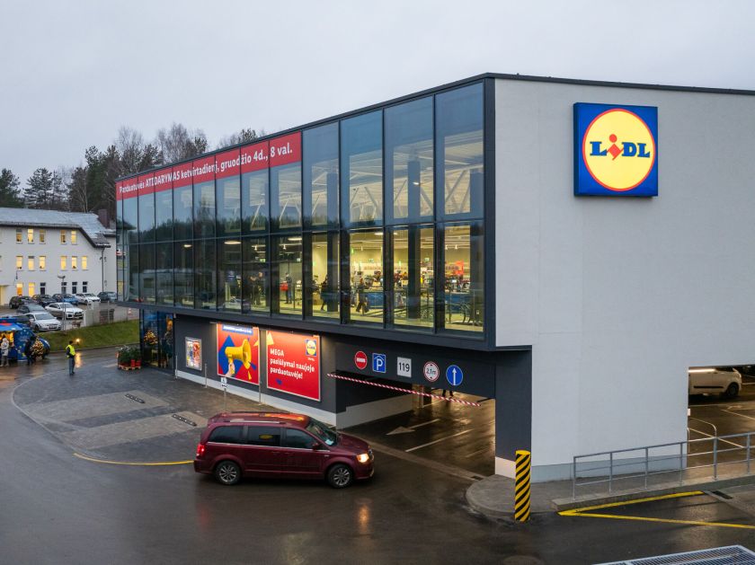 Vilniuje prieš šventes duris atvėrė nauja „Lidl“ parduotuvė: klientų lauks ir išskirtiniai pasiūlymai, ir Kalėdų Senelis