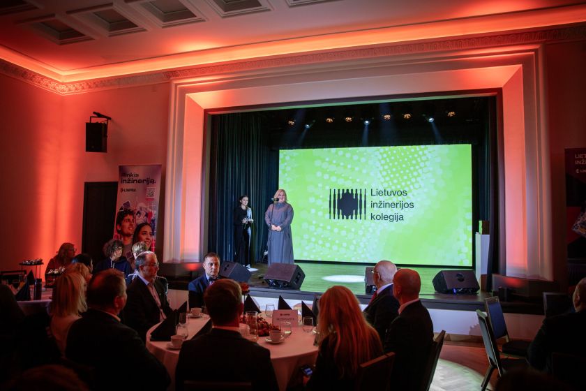 Pirmuosiuose nacionaliniuose STEAM mokytojų apdovanojimuose „Ateities kūrėjai 2025“ įvertinta 18 pedagogų