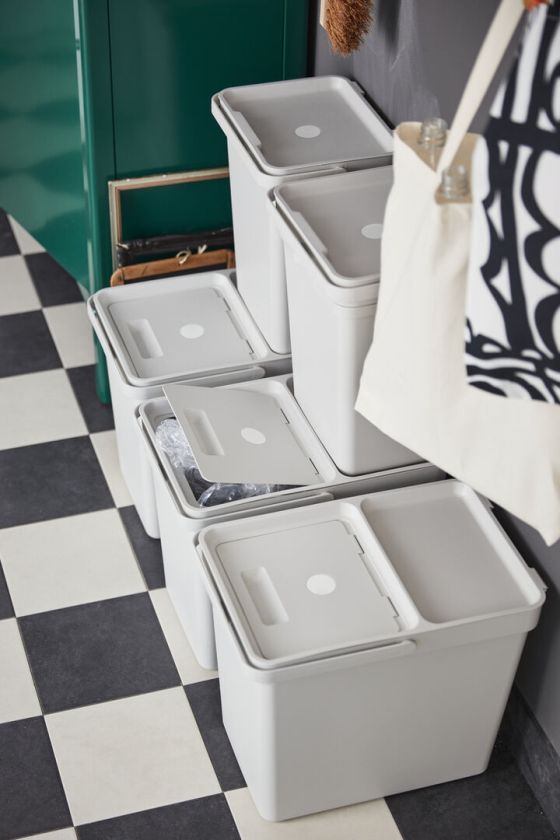 Kiekvienas centimetras svarbus: interjero dizainerė pataria, kaip namuose atlaisvinti vietos atliekų rūšiavimui 